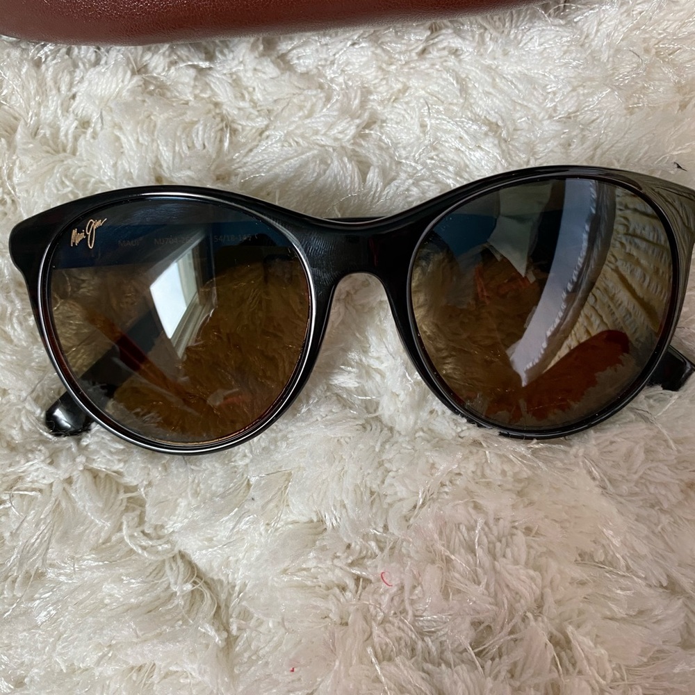 Maui Jim dark tortoise sunglasses